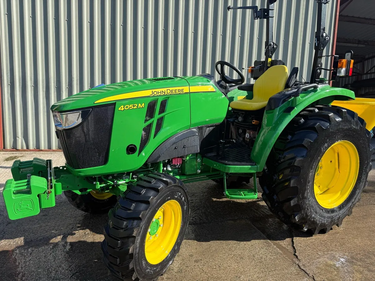 John deere 4052m - Image 1