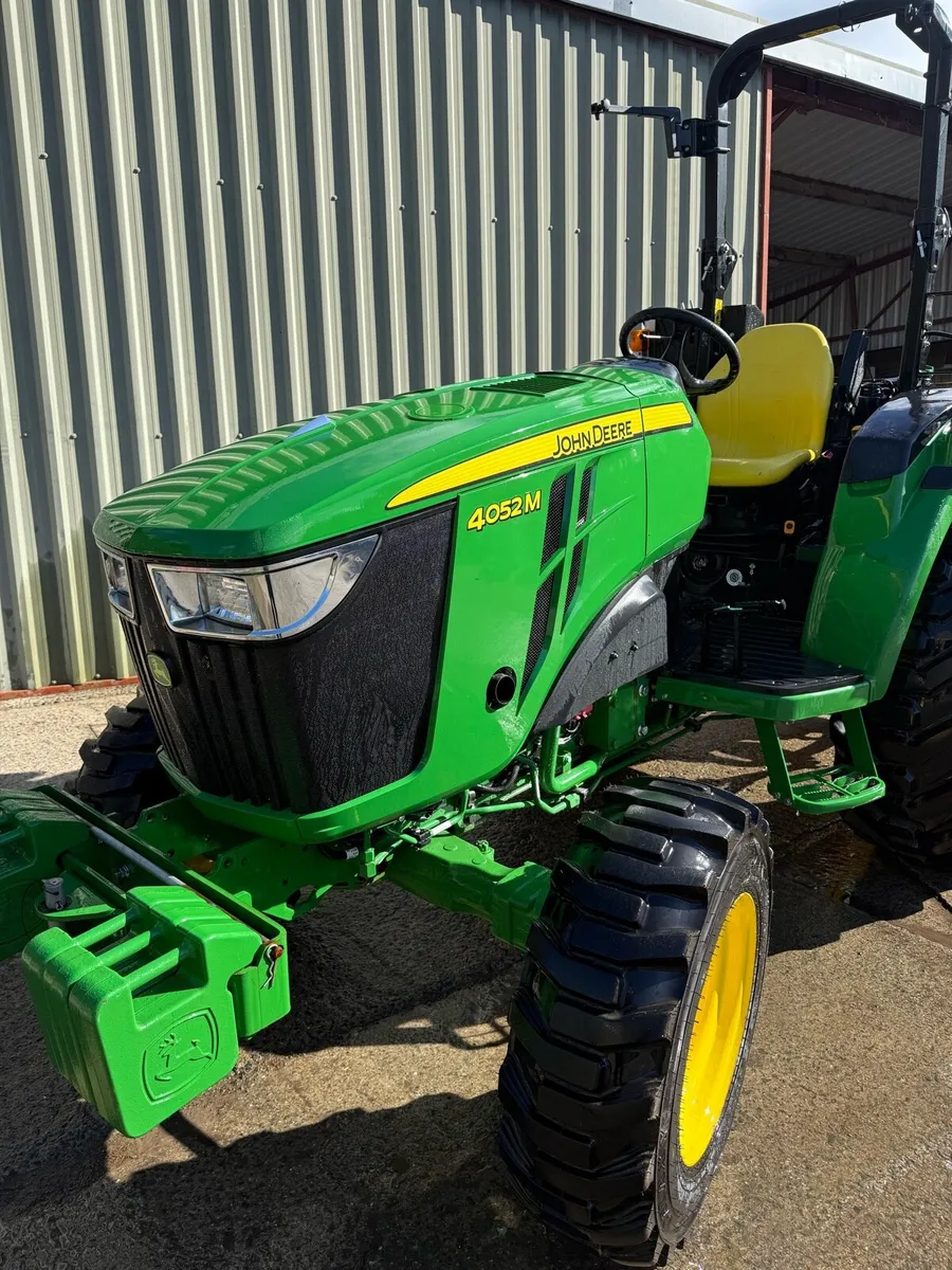 John deere 4052m - Image 2