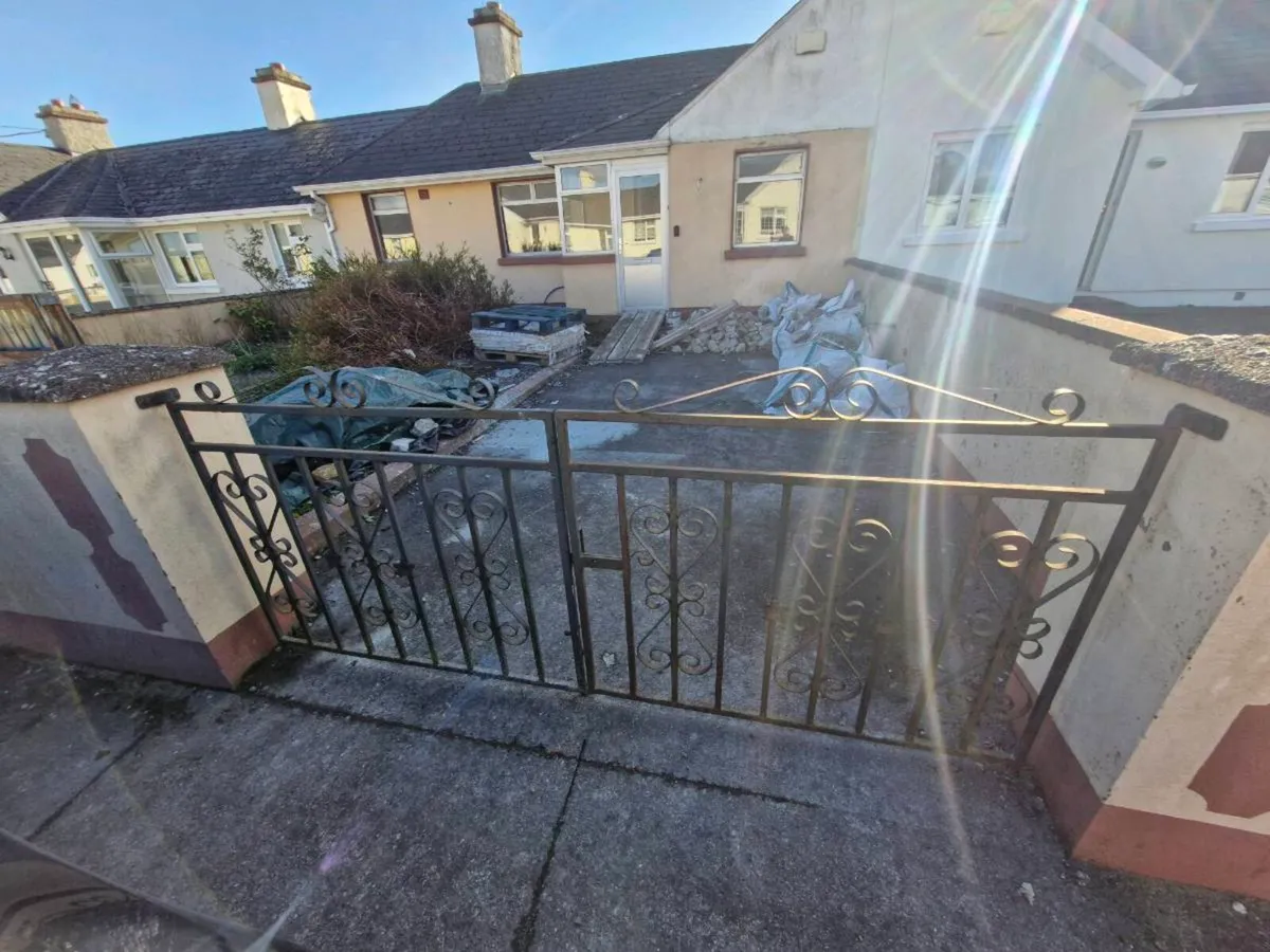 Gates 9ft x 4ft - Image 1