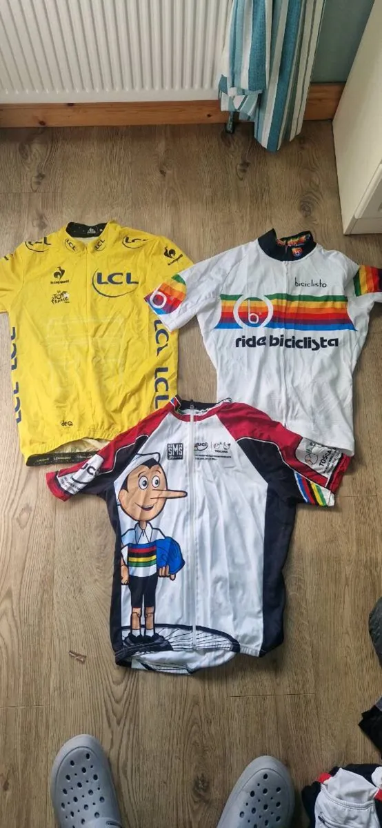 Selection of cycling clothes - Image 3