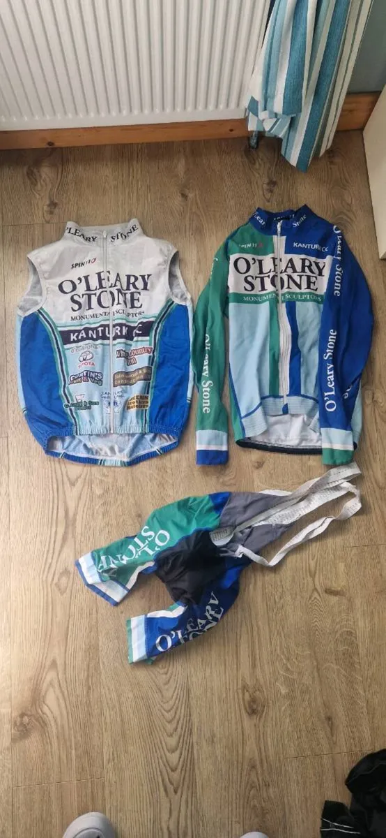 Selection of cycling clothes - Image 1