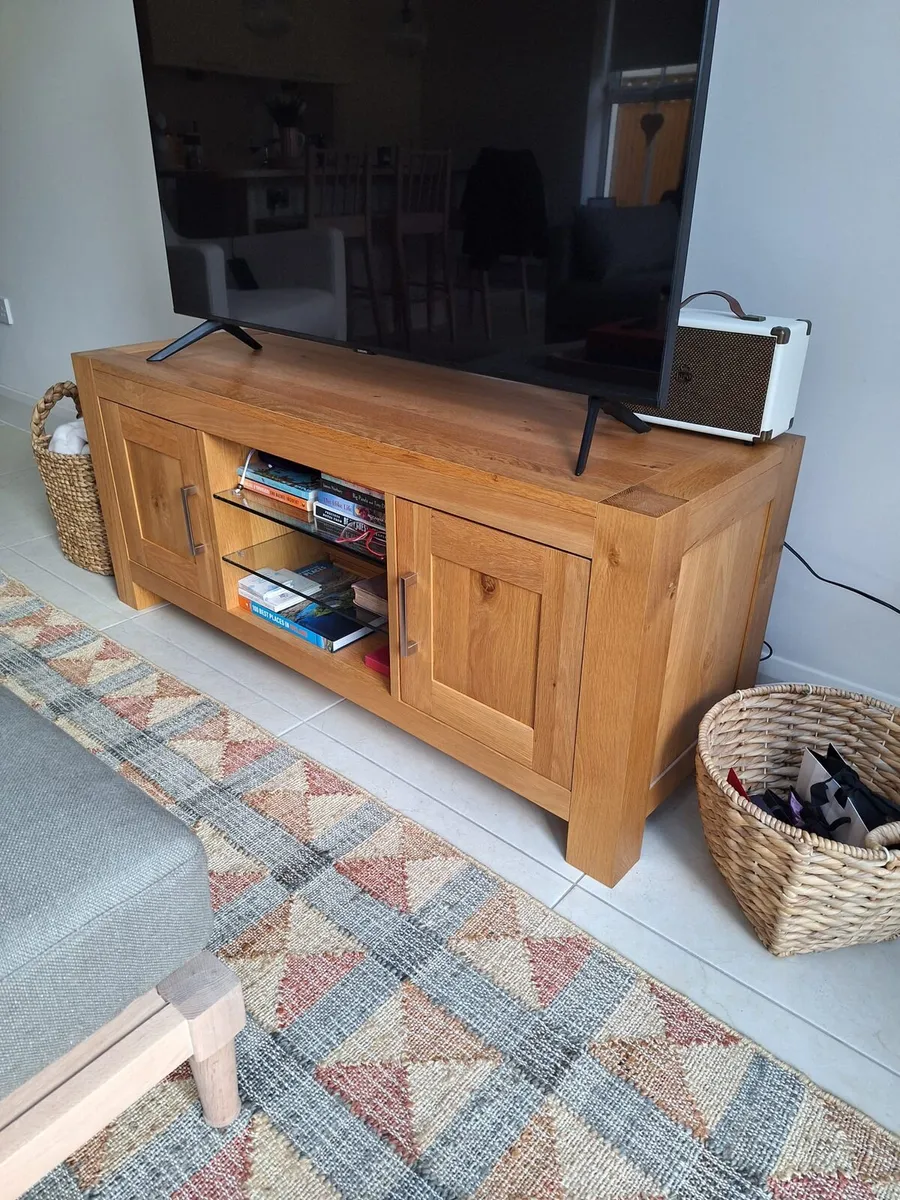 TV stand - Image 3