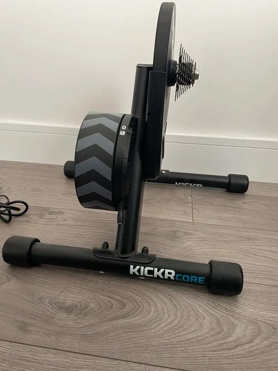 wahoo kicker core indoor trainer - Image 1