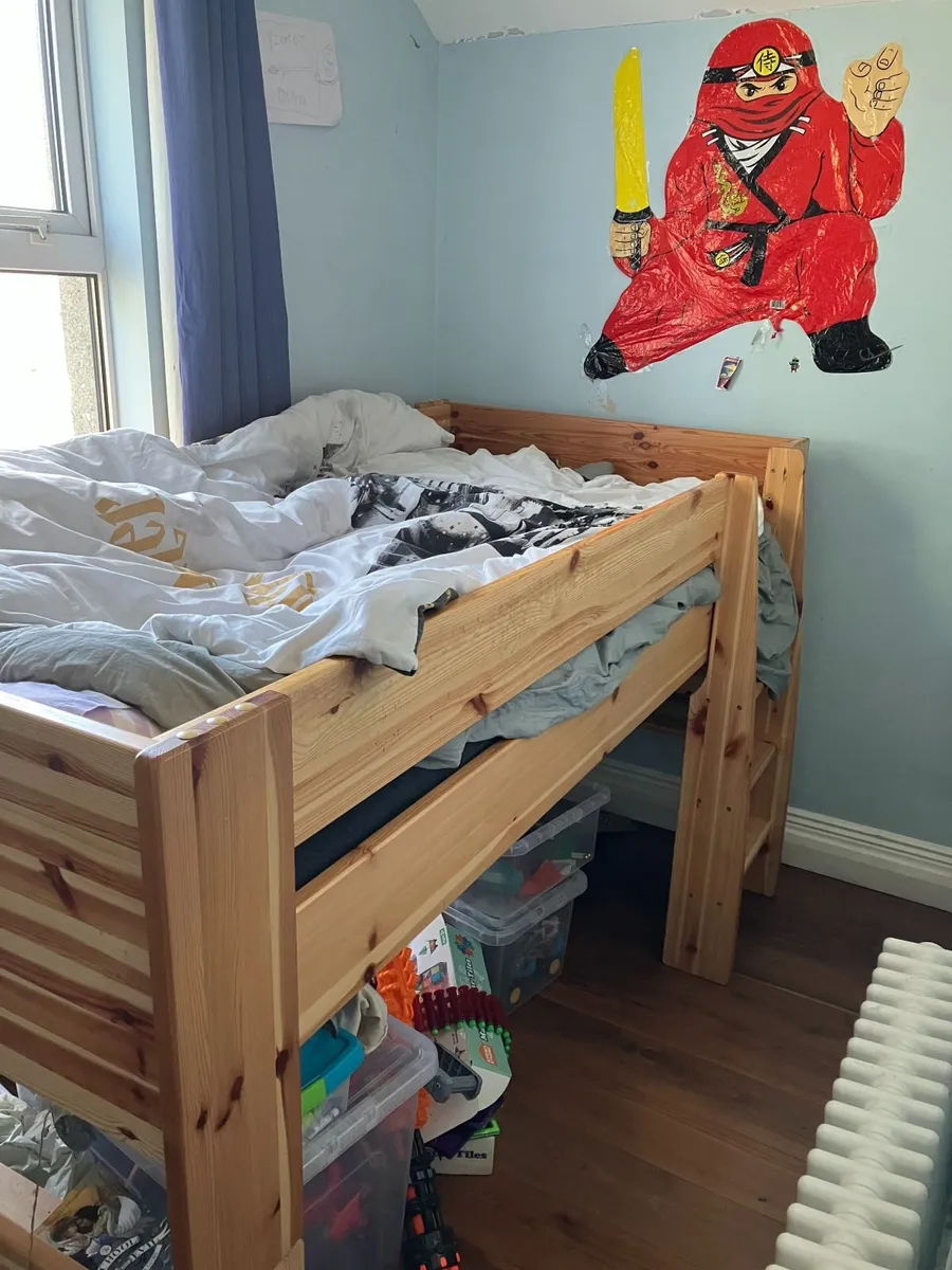 Bed and wardrobe for free - Image 1