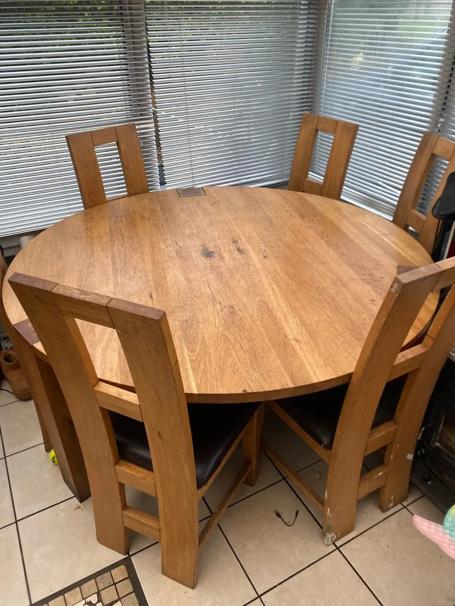 Solid oak table and chairs - Image 1