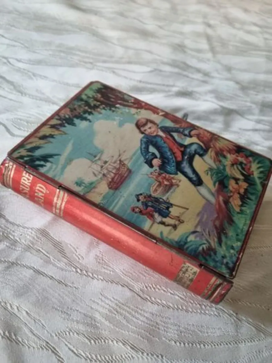 Treasure Island, tin money box - Image 2