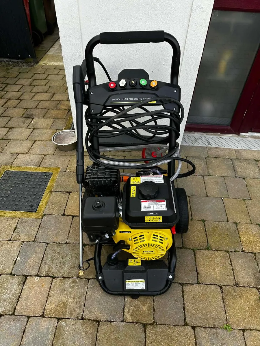 Petrol power washer - Image 2