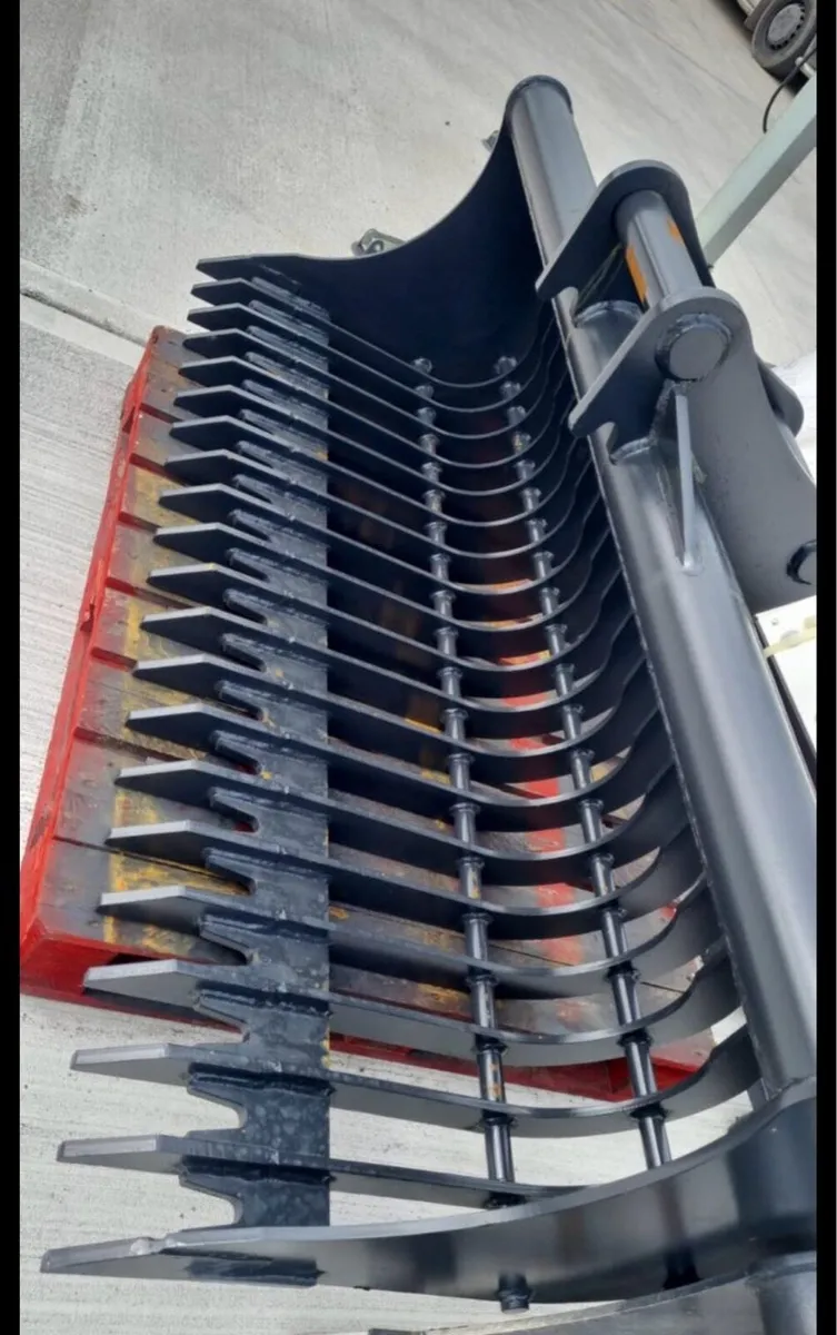 Mini Digger SELF DRIVE HIRE - Image 3