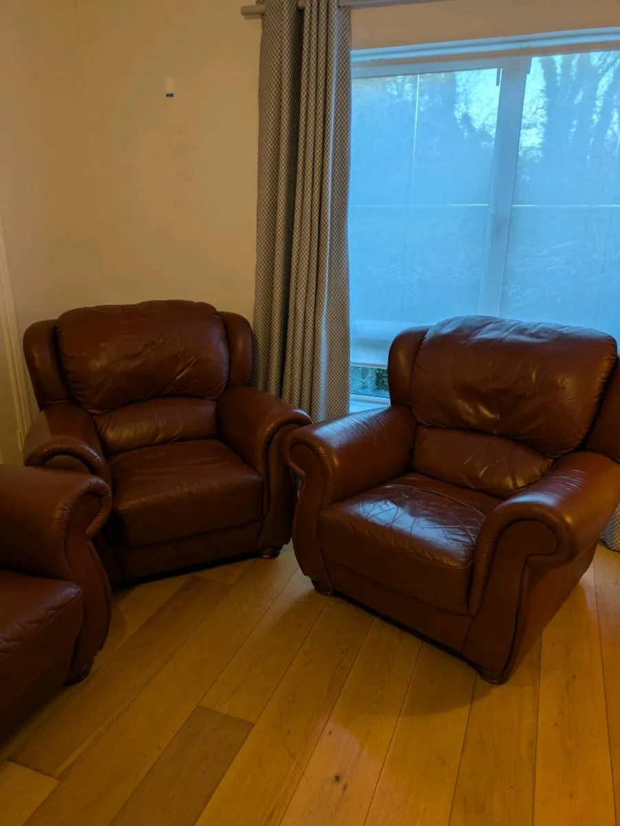 Living Room suite of  furniture - Image 2