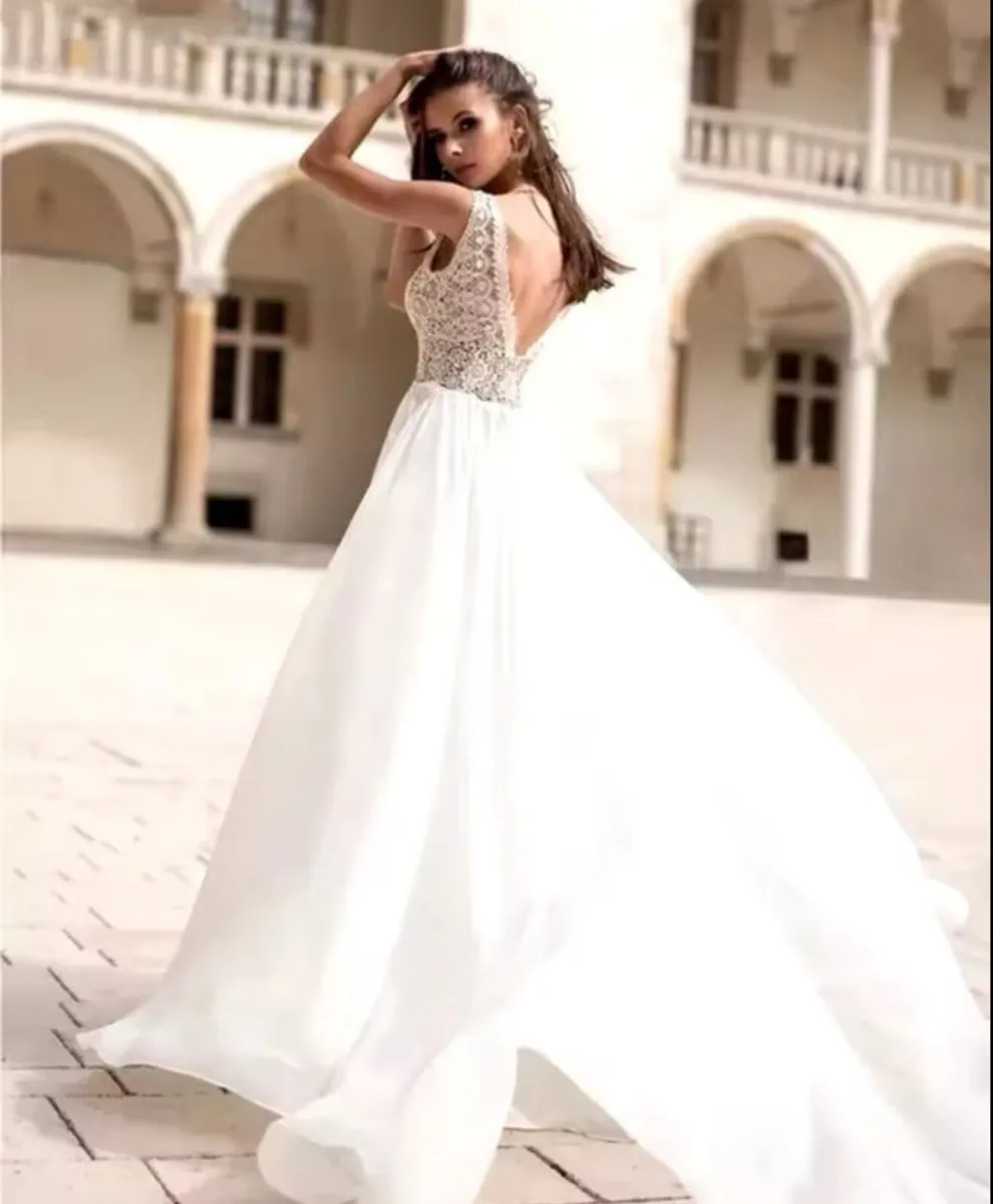 Wedding dress - Image 2