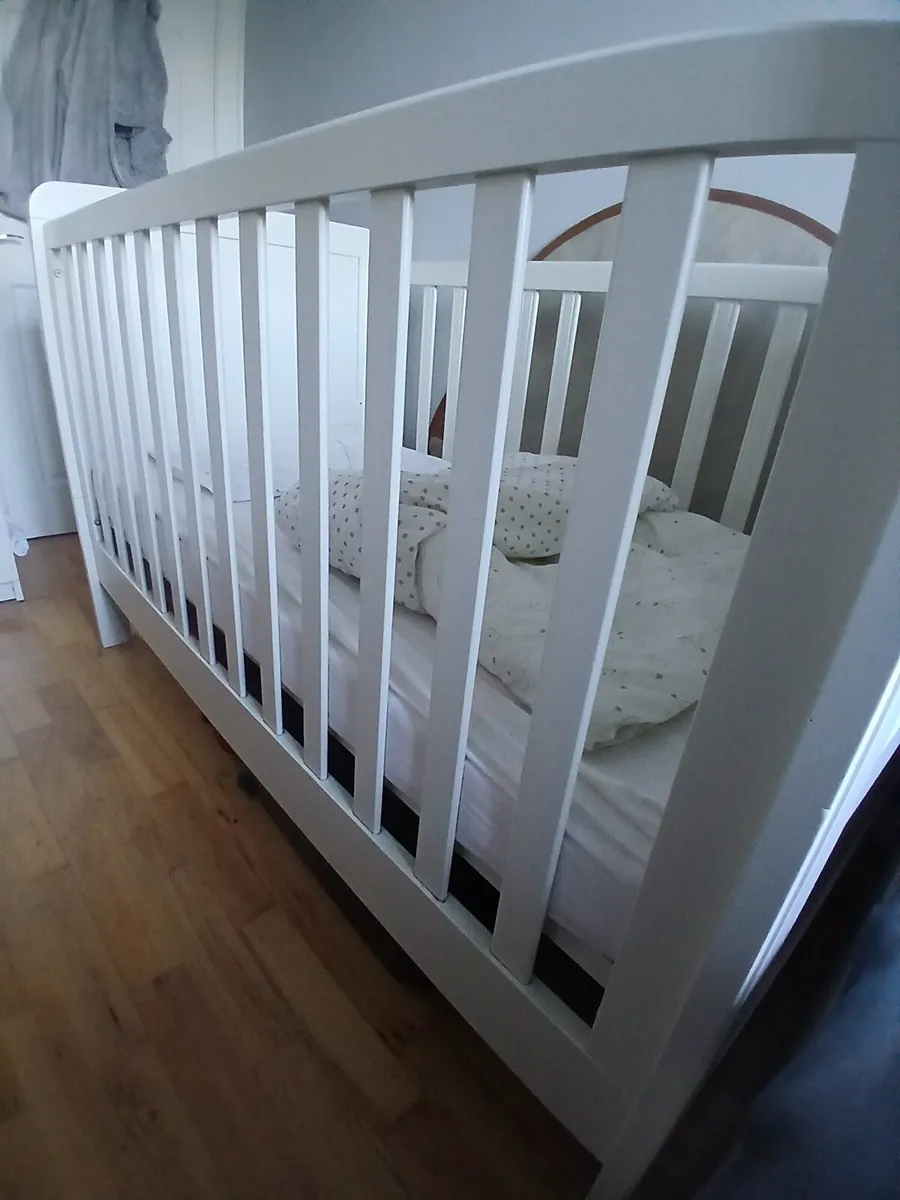 Mamas&Papas baby Cod with mattress and bedding set - Image 2