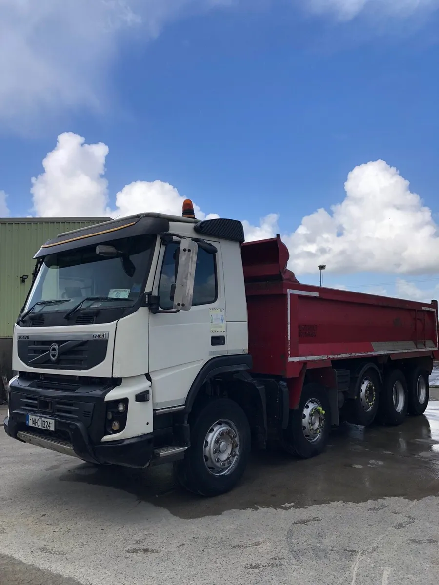 Volvo FMX 10X4 tipper - Image 3