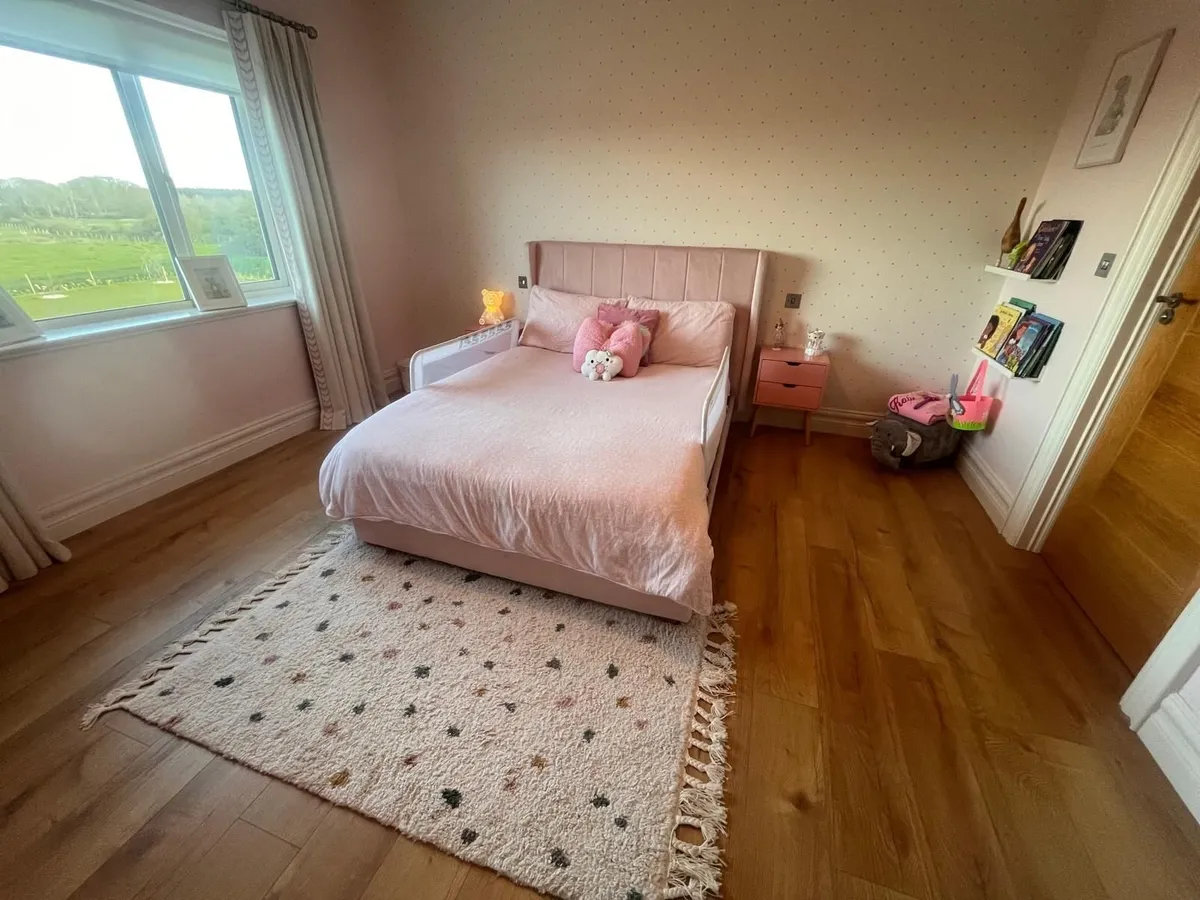 Kids bedroom furniture - Image 1