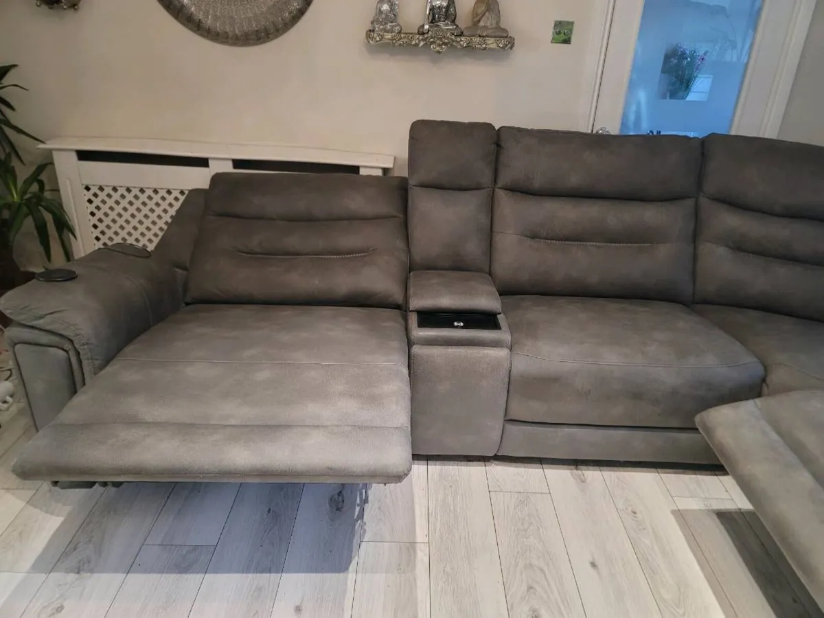 ELECTRIC RECLINER COUCH - Image 2