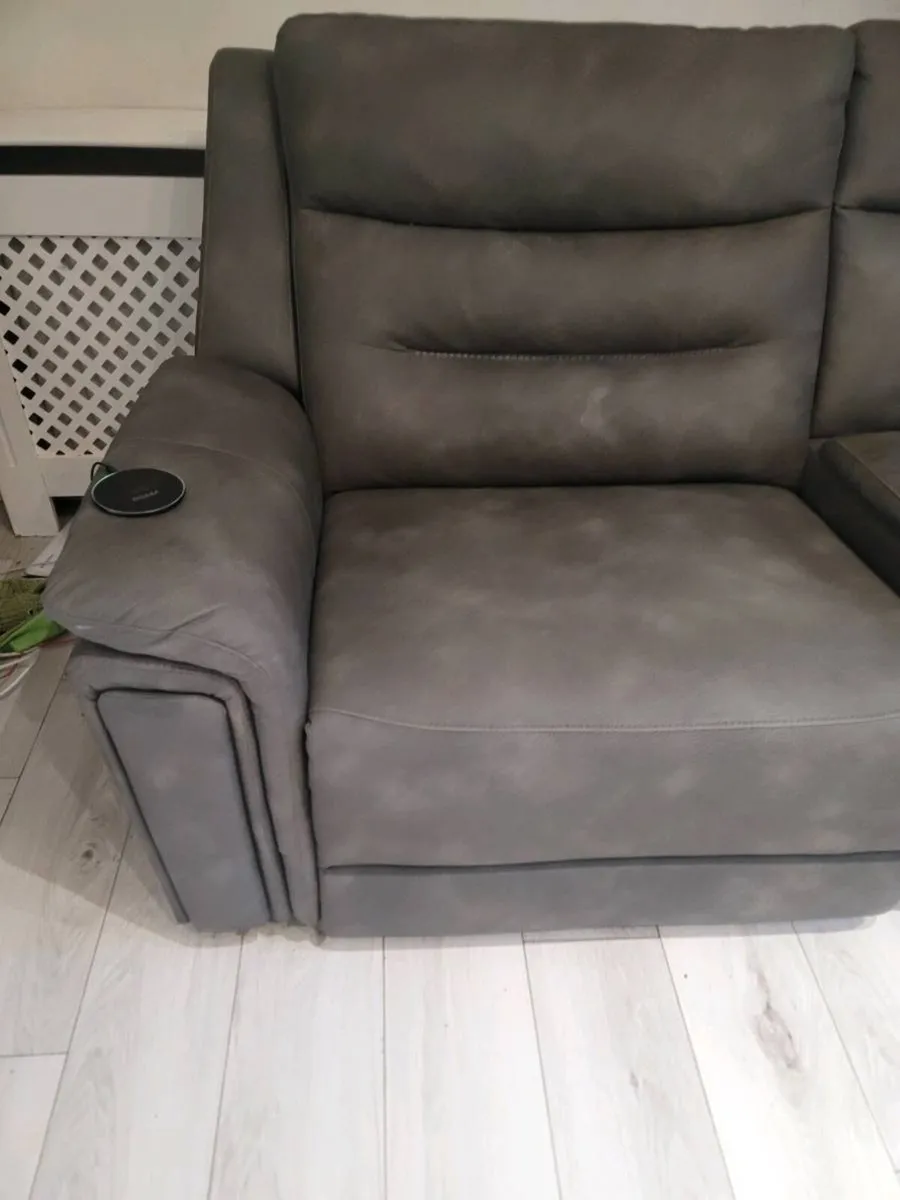 ELECTRIC RECLINER COUCH - Image 4