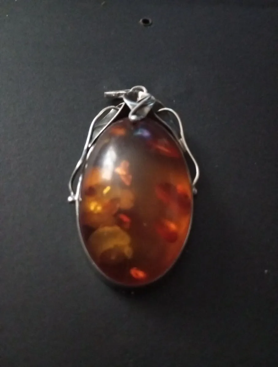 Large amber pendant sterling Silver - Image 1