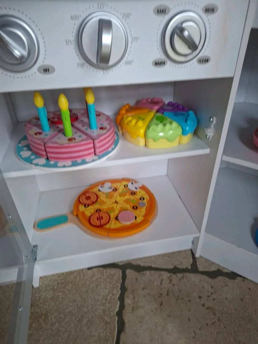 Kids play kitchen - Image 3