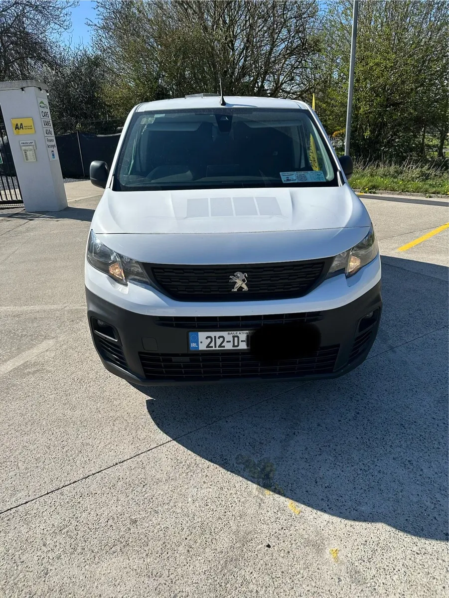 2021 Peugeot Partner - Image 1