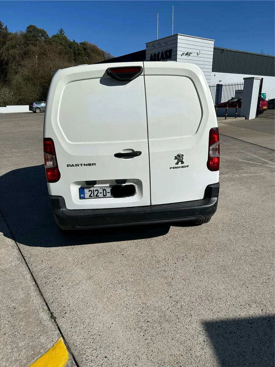 2021 Peugeot Partner - Image 4