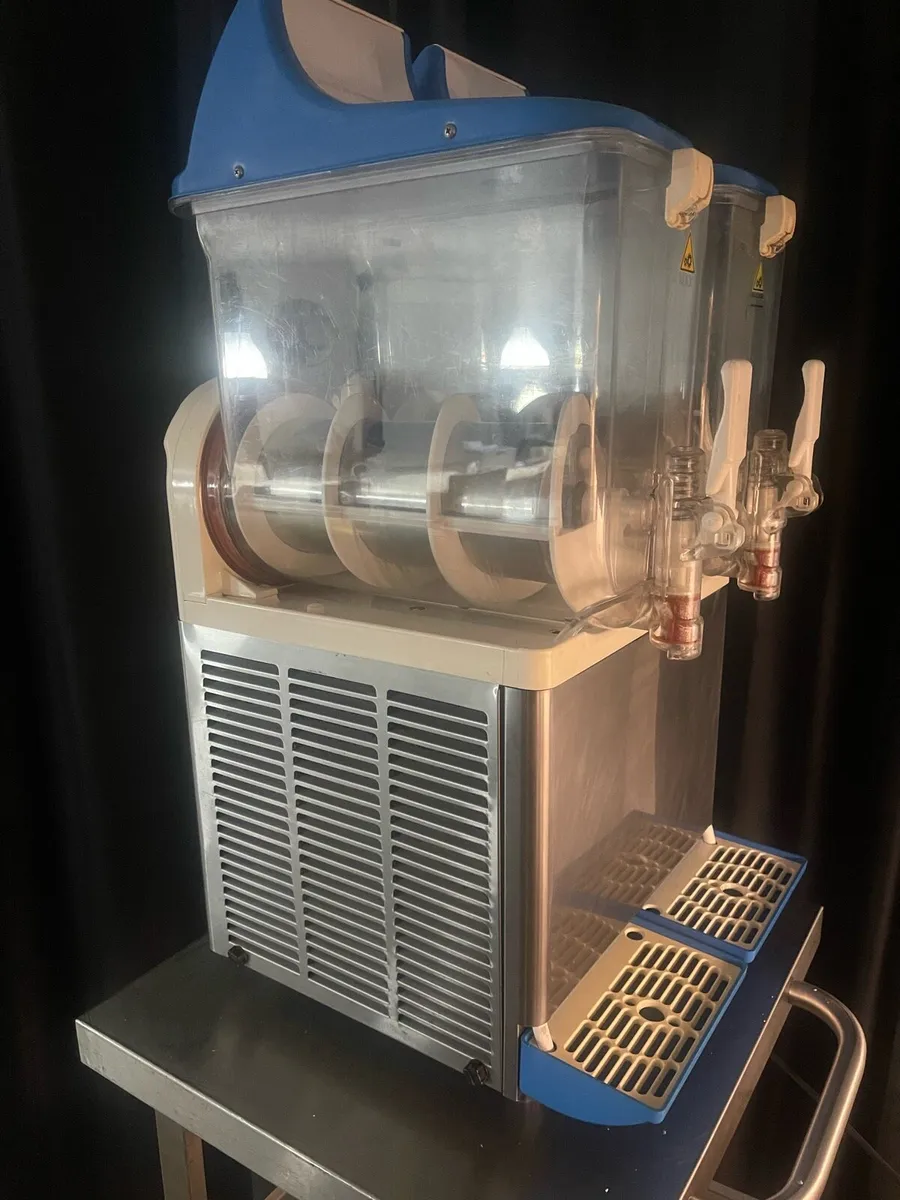 Slush Machine - Image 1