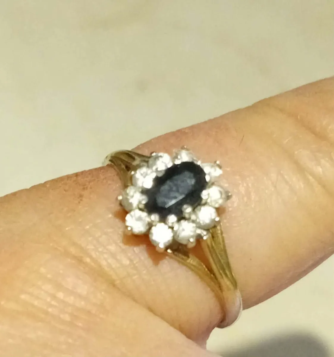 9 ct gold sapphire and cubic zirconia ring - Image 2