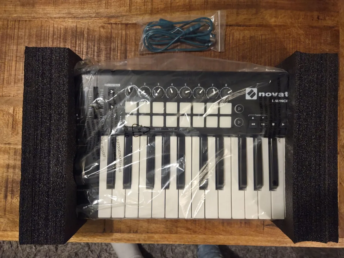 Novation Launchkey 25 (Model 2020) - Image 2