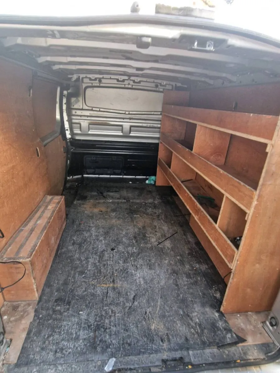 2015 VIVARO SPORT BI-TURBO – DRIVES PERFECT – - Image 3