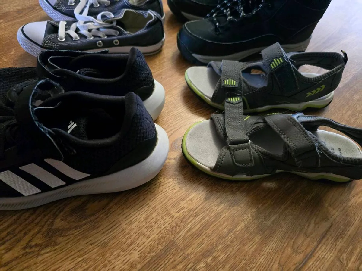 Boys shoes bundle size 1 - Image 3
