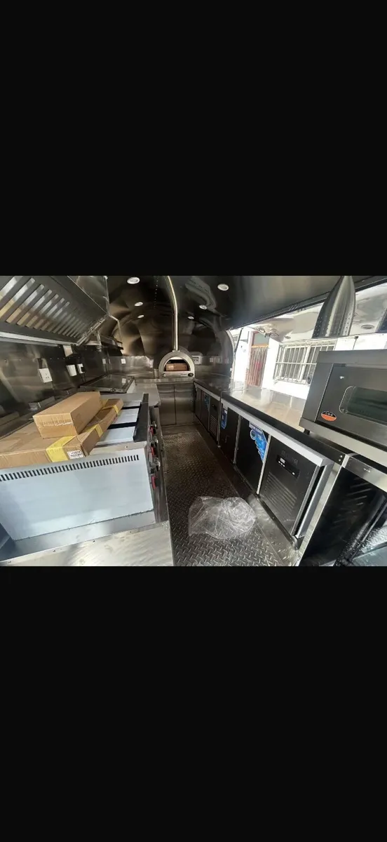 5.5M Airstream Food Trailer - Image 4