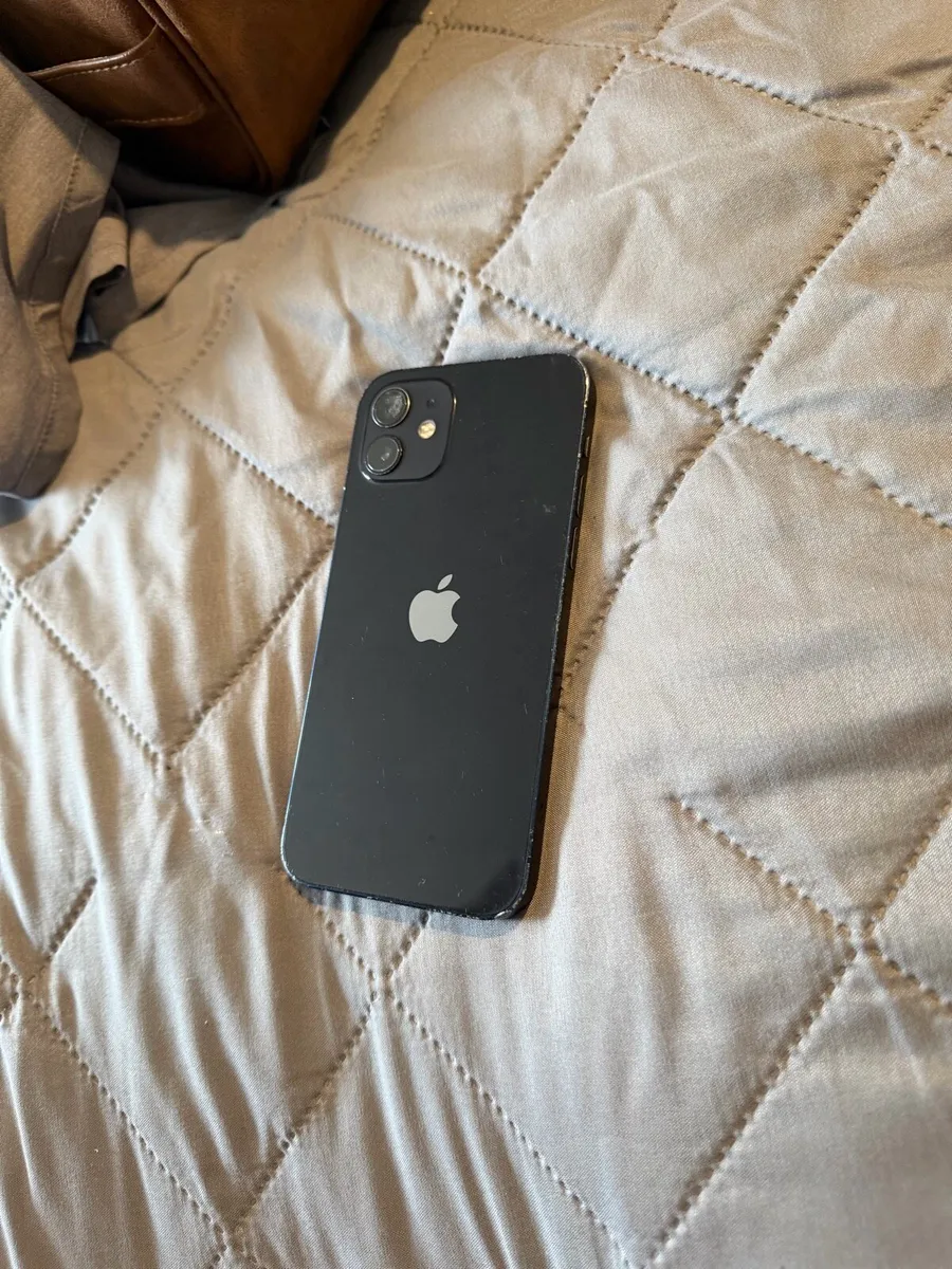 iPhone 12 - Image 1