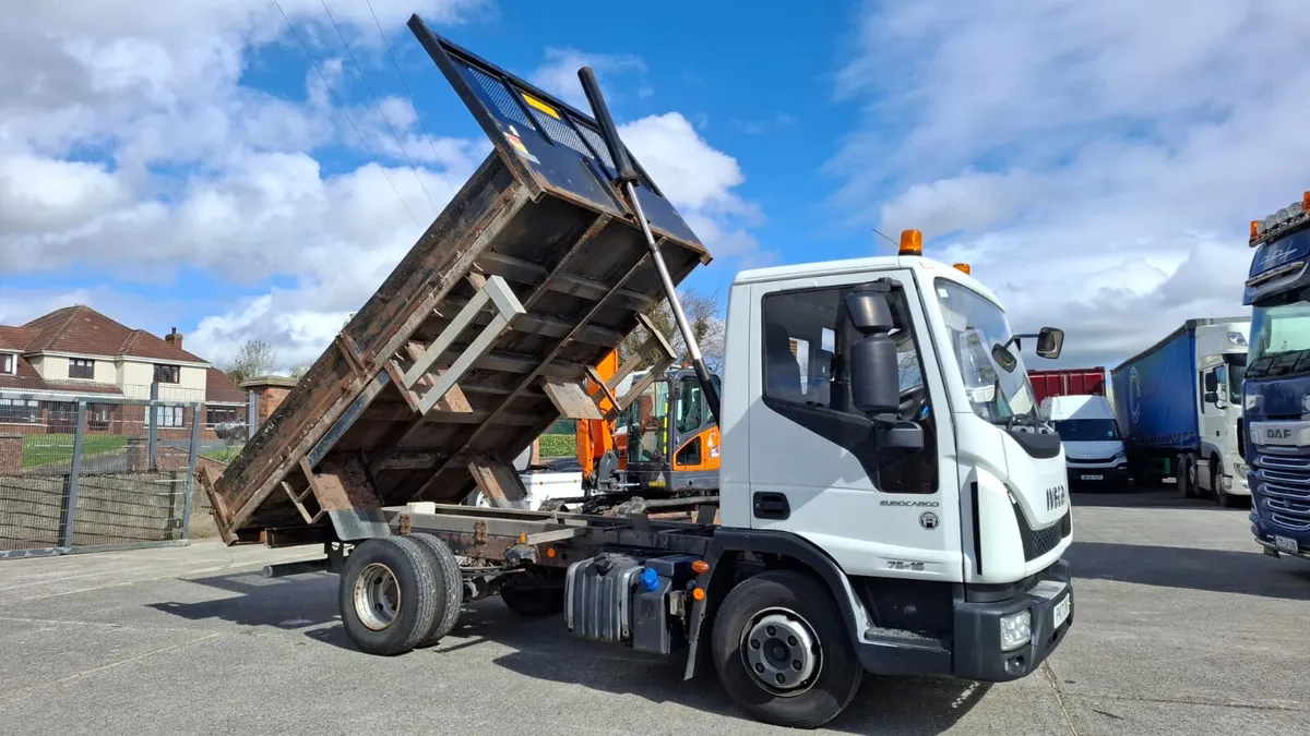2017 Iveco 75E-150  tipper - Image 2