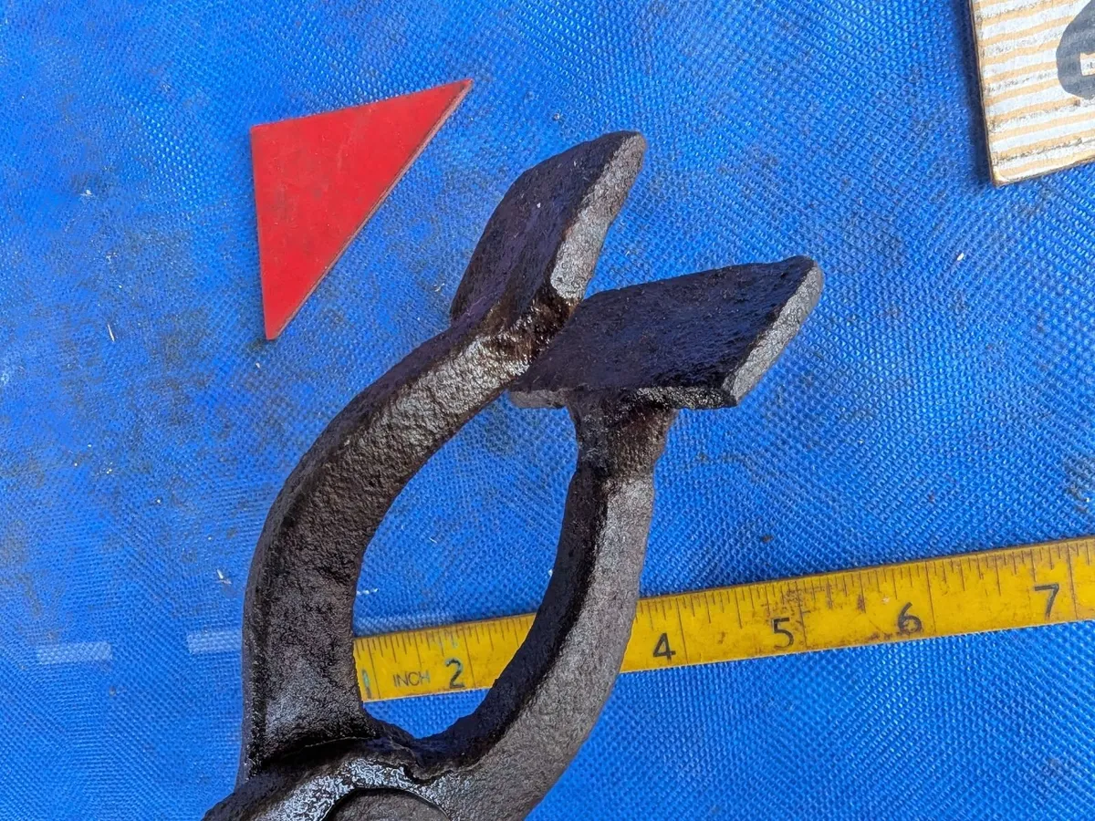 Blacksmiths Broad  Flat Tongs - Image 4