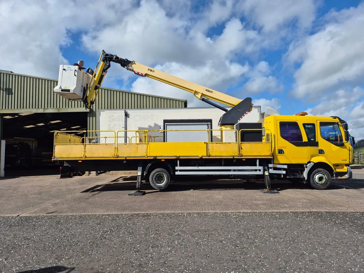 Renault double cab 24m Hoist - Image 2