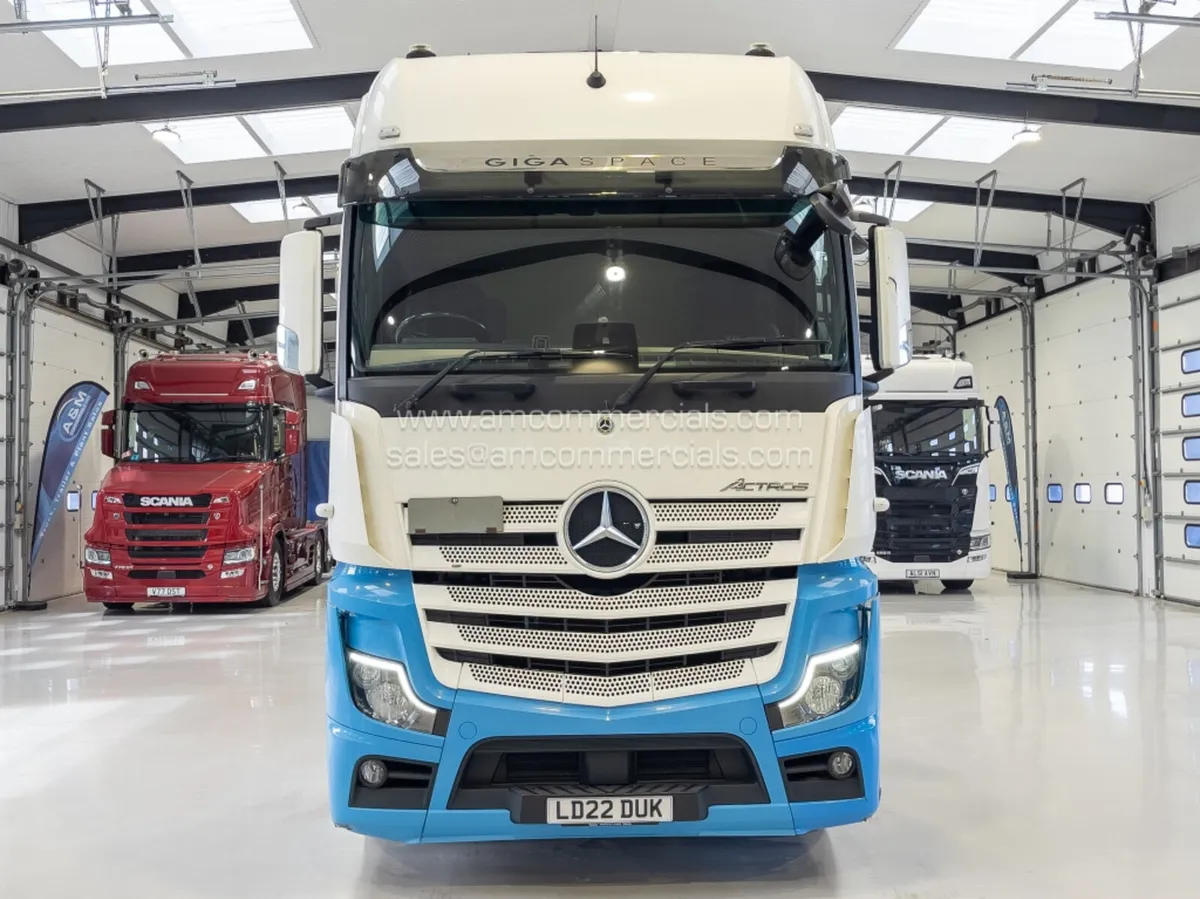 2022 (22) MERCEDES-BENZ ACTROS 2458 6X2 - Image 2