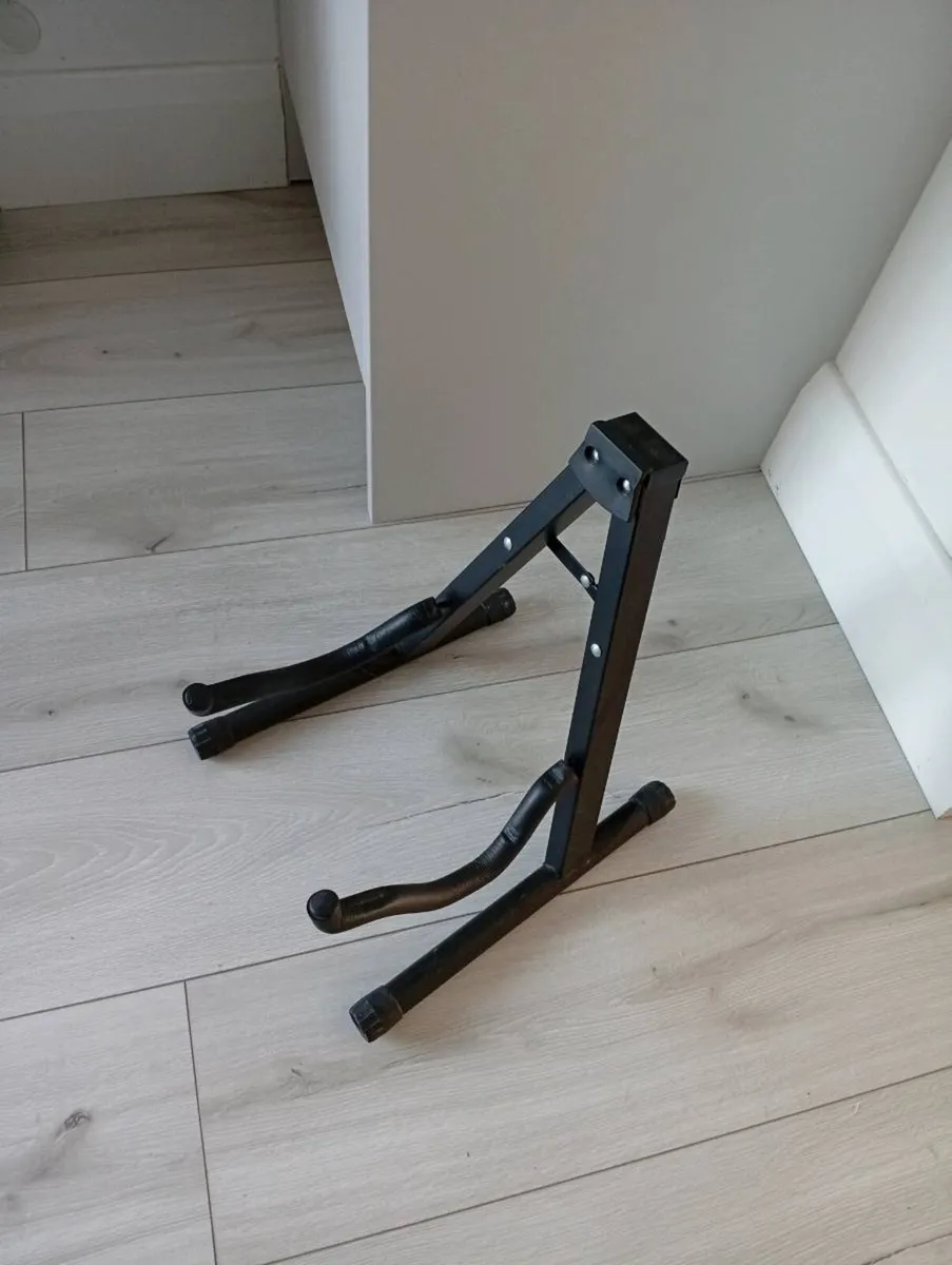 Guitar accessories - Image 1