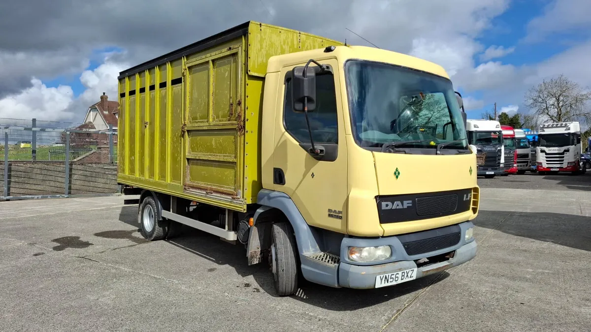 2007 Daf LF45 Cattle truck - Image 1