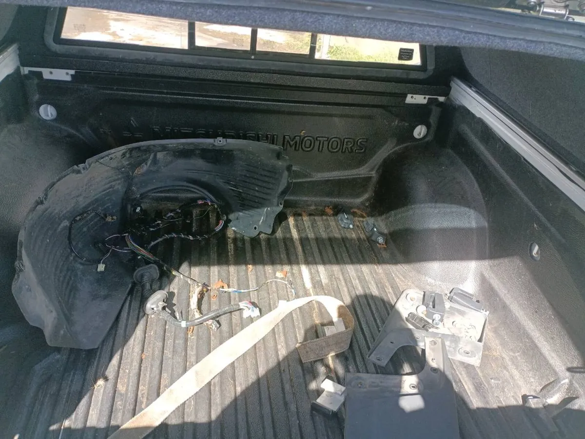 L200 canopy and tub 2020 - Image 3