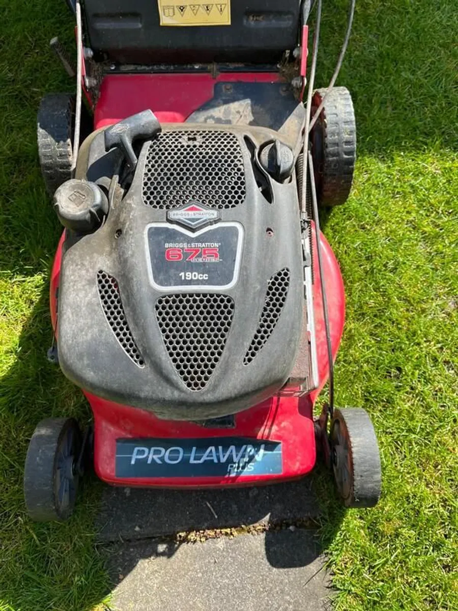 Briggs And Stratton Petrol Lawnmower