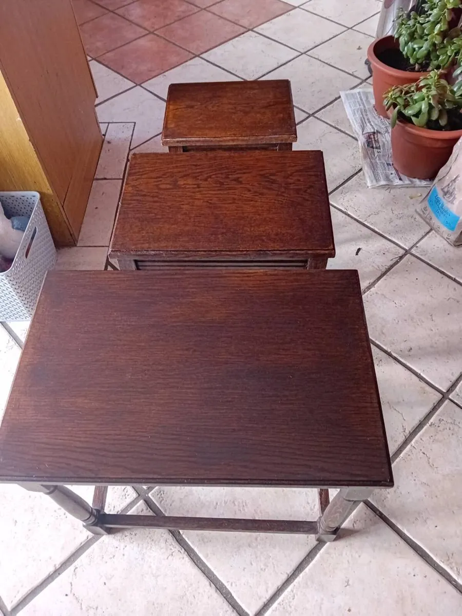 Nest of tables - Image 1