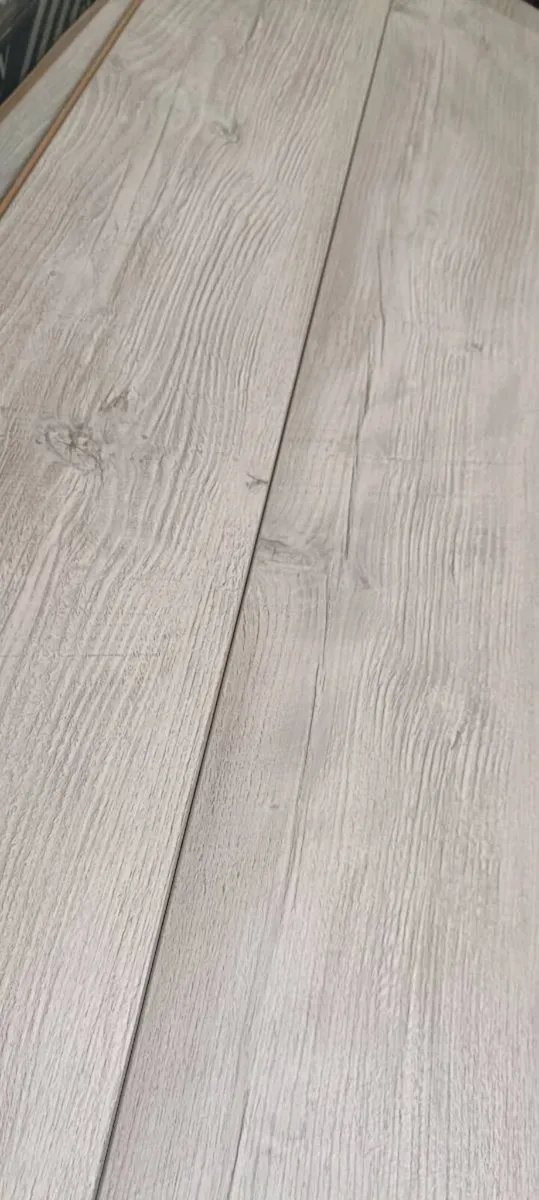 *NEW* 8MM LAMINATE FLOORING ☄️ - Image 2