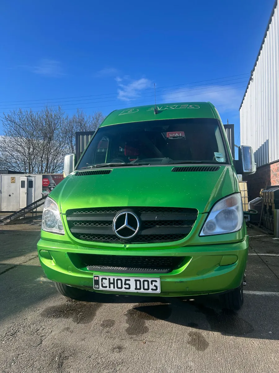 2008 Mercedes-Benz Sprinter Minibus- Luxury Coach - Image 4