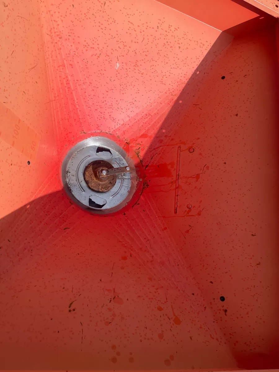 Fertiliser spreader - Image 4