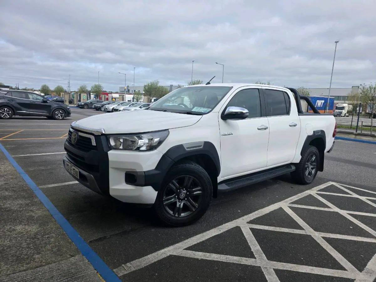 Toyota Hilux - Image 1