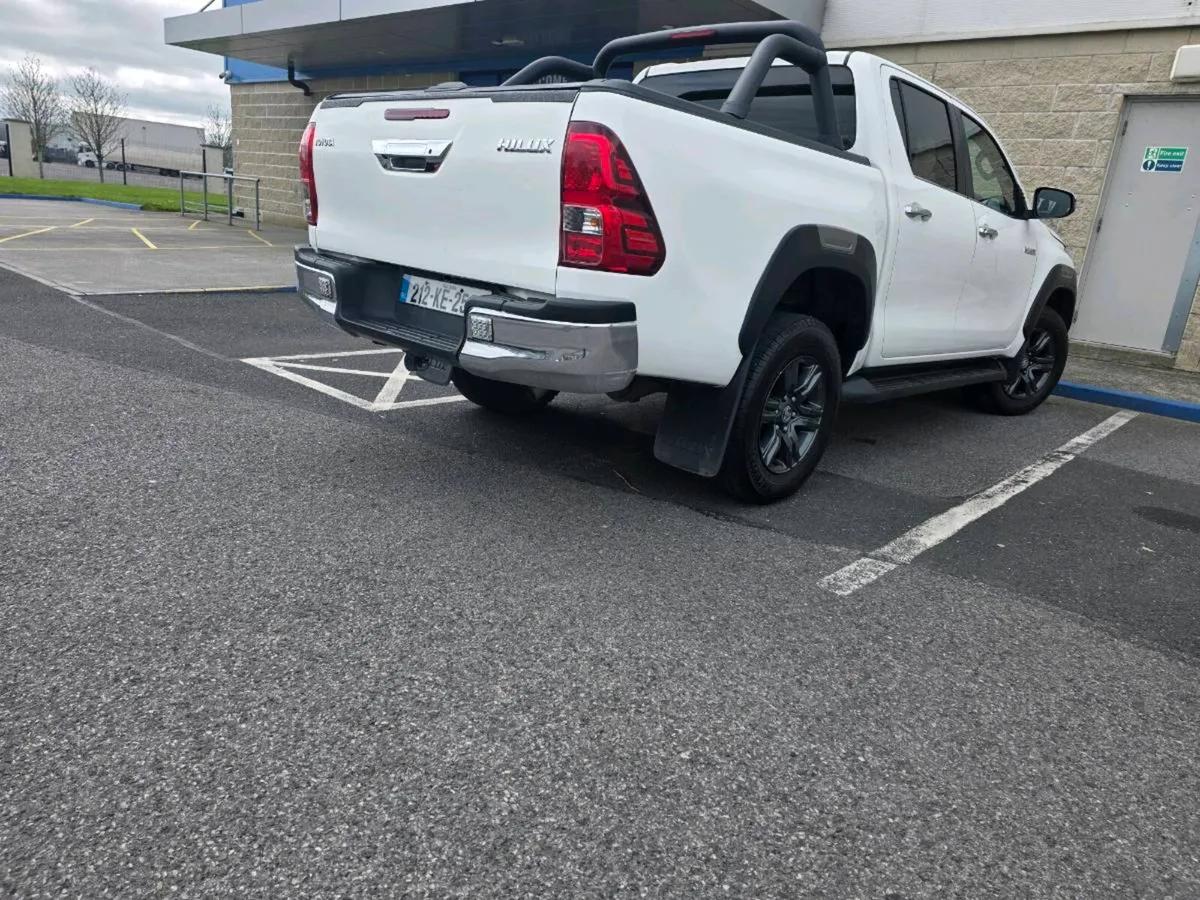Toyota Hilux - Image 3