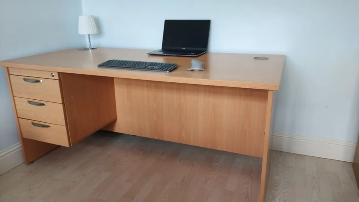 Office/Study Desk. - Image 1