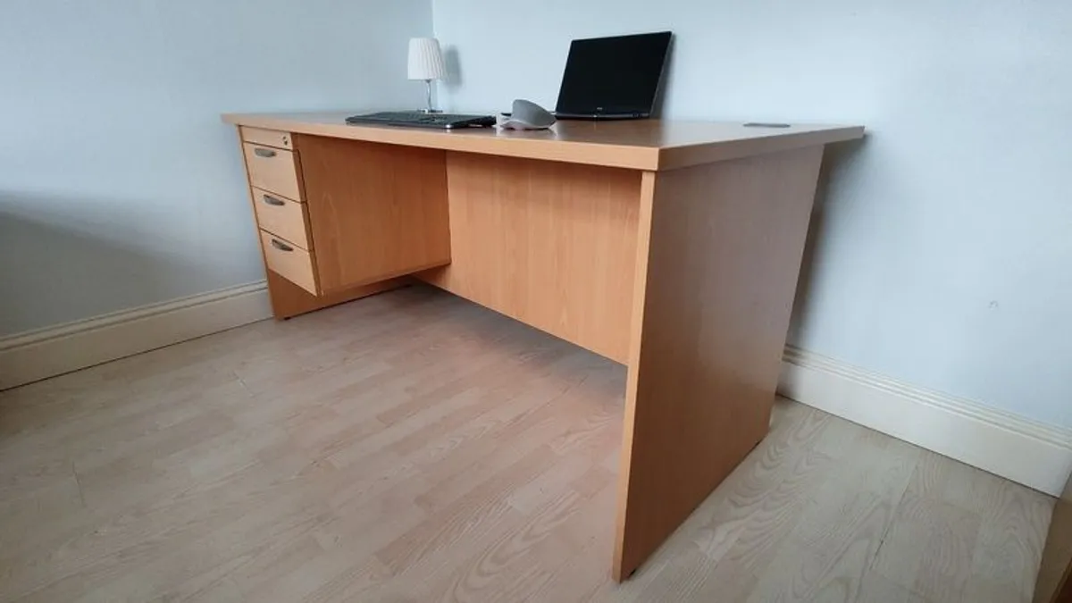 Office/Study Desk. - Image 2