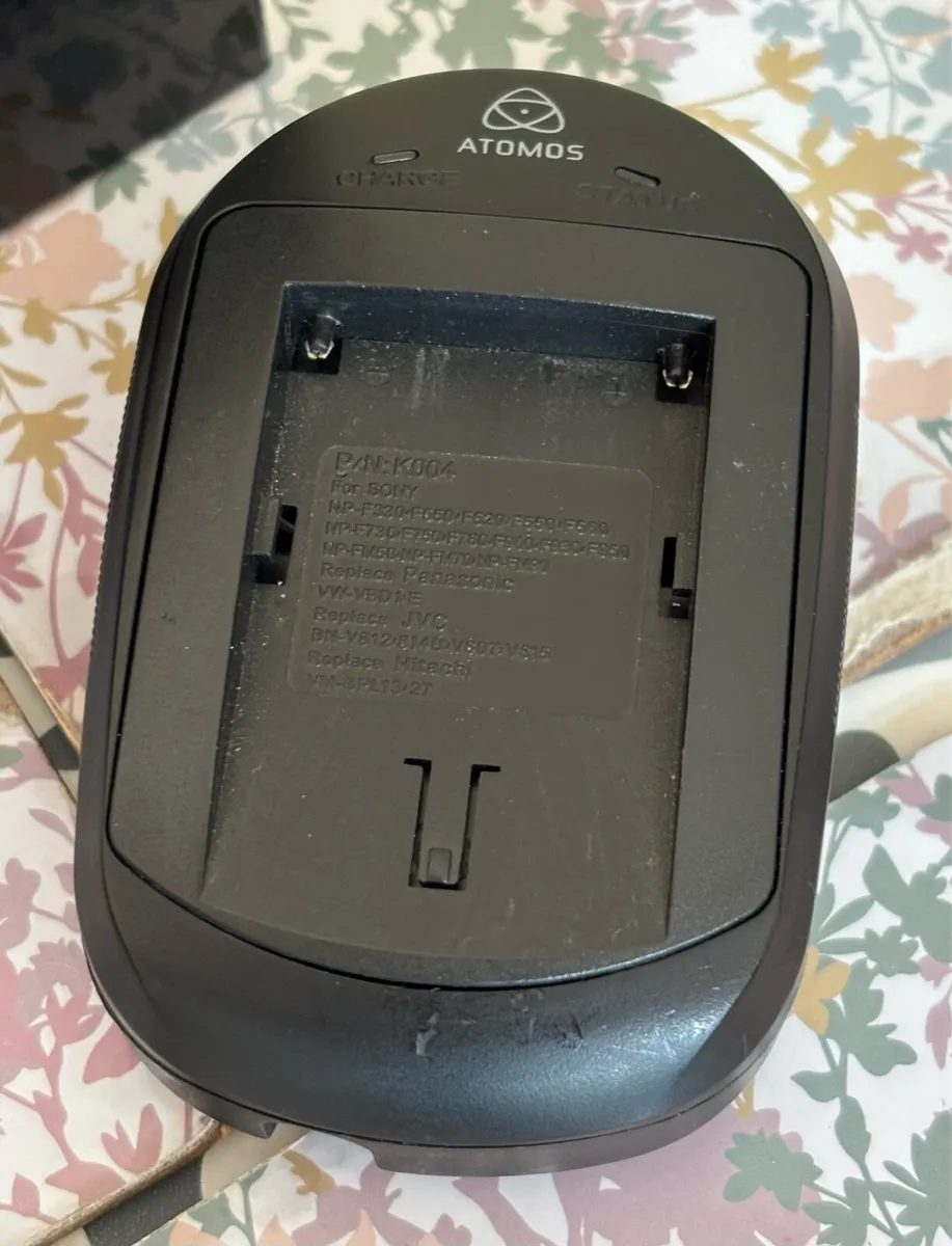 Atomos np 570 battery charger - Image 2