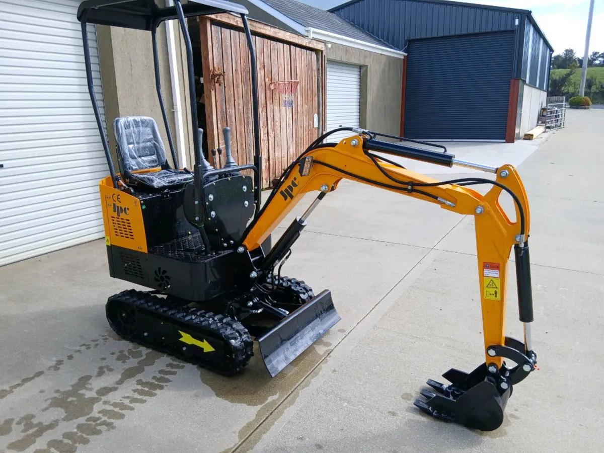 1.2 ton mini digger  NO VAT - Image 1