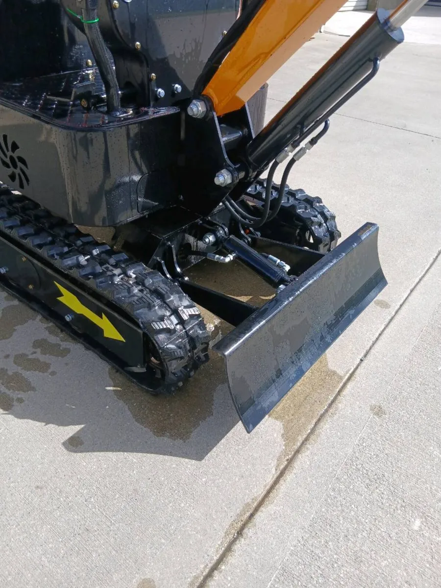 1.2 ton mini digger  NO VAT - Image 3