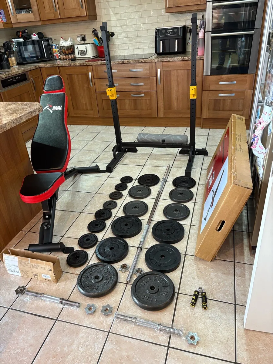 LARGE GYM SET, 100KG WEIGHT, SQUAT RACK, NEW BENCH - Image 1